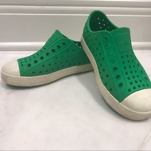 Native C11 pair of shoes